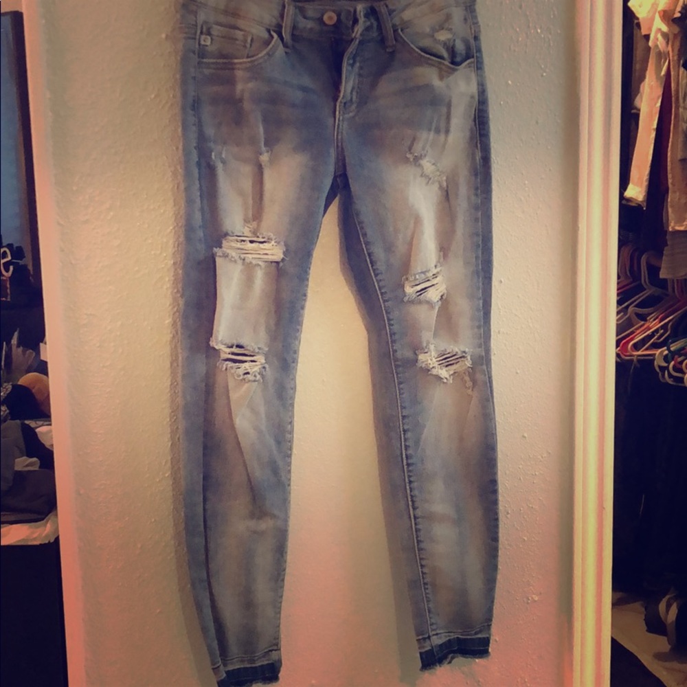 Light Wash, Low Rise, Destroyed Skinny Jeans